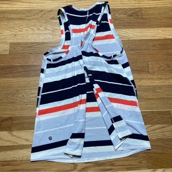 Lululemon All Tied Up Tank EUC size 4 - Picture 4 of 8